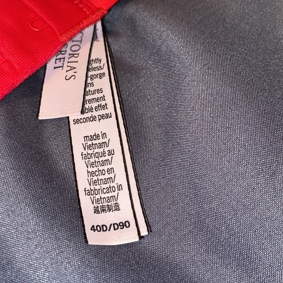 Victoria Secret Wireless Bra - Picture 9 of 12